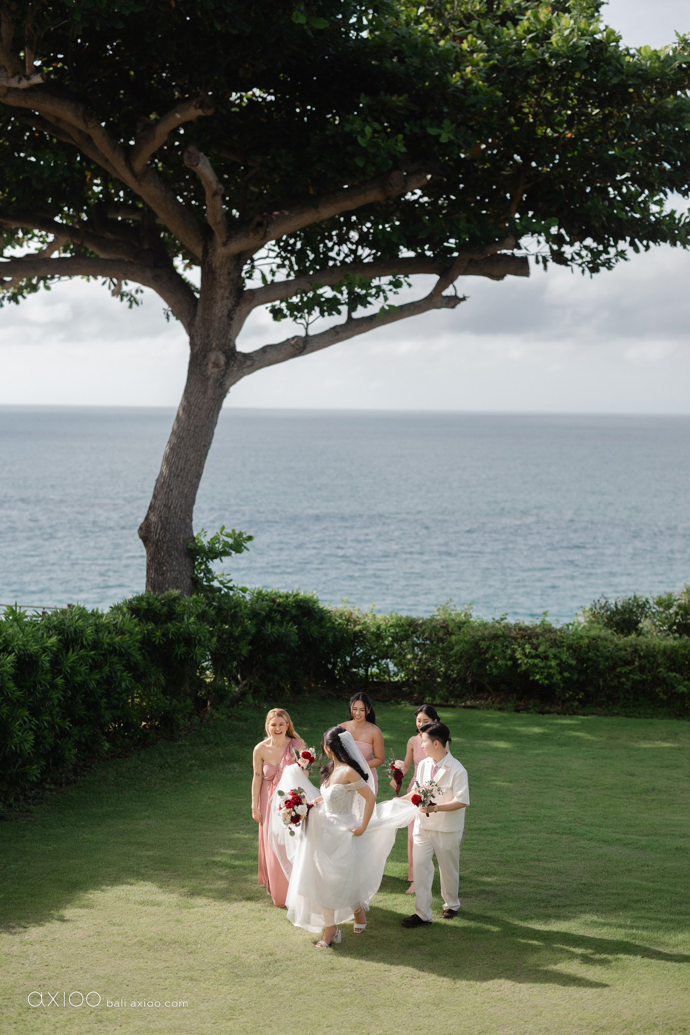 Axioo: Captured As They Are